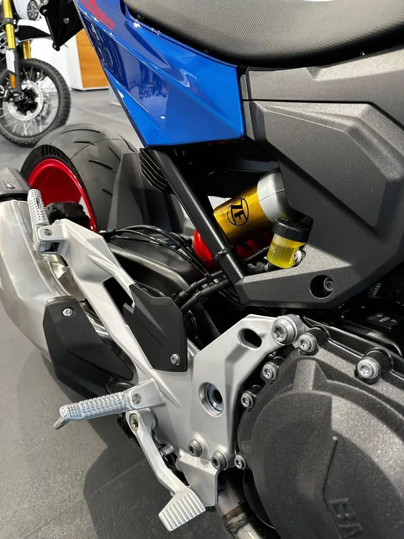 Bmw F 900 R (2025 - 26) (5)