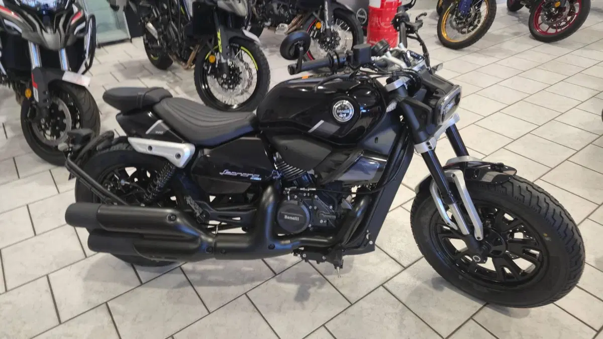 Benelli Leoncino 400 Bobber (2026)