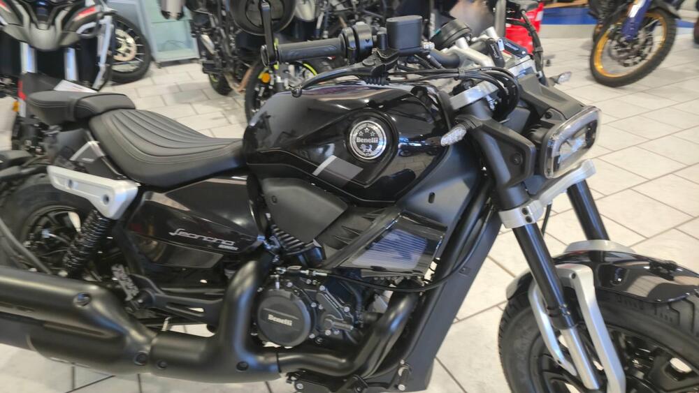 Benelli Leoncino 400 Bobber (2026) (2)