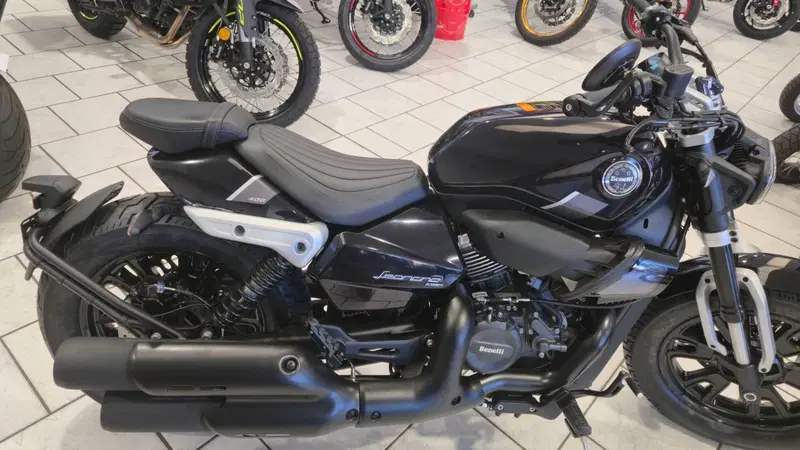 Benelli Leoncino 400 Bobber (2026) (3)