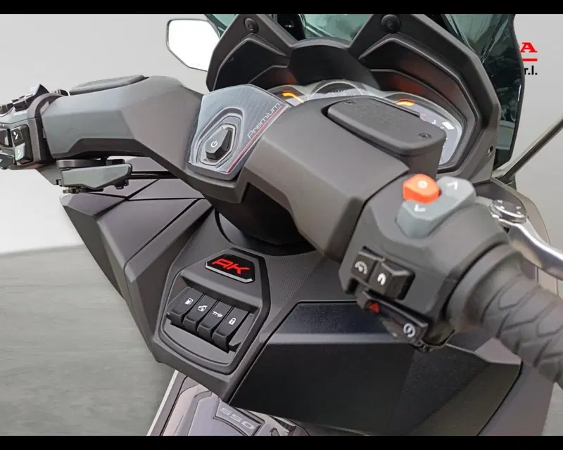 Kymco AK 550 Premium (2023 - 25) (10)