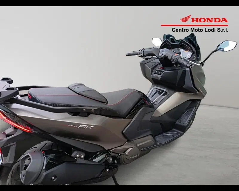 Kymco AK 550 Premium (2023 - 25) (6)