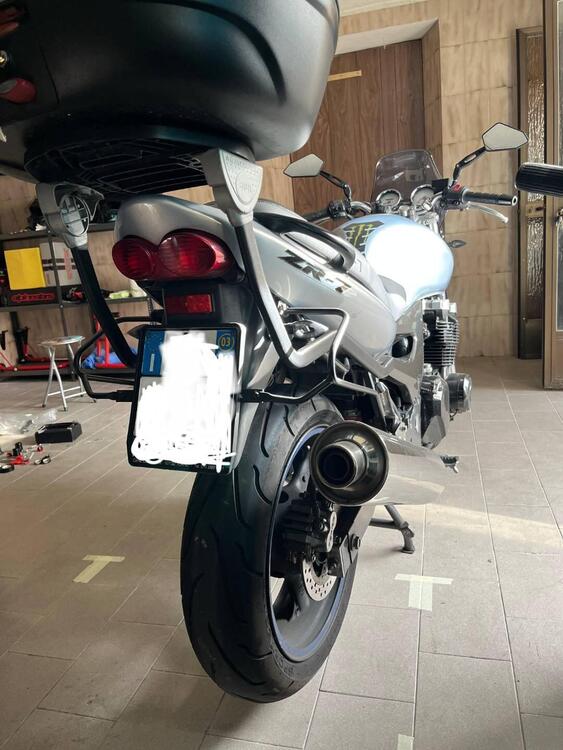 Kawasaki ZR-7 (2001 - 04) (3)