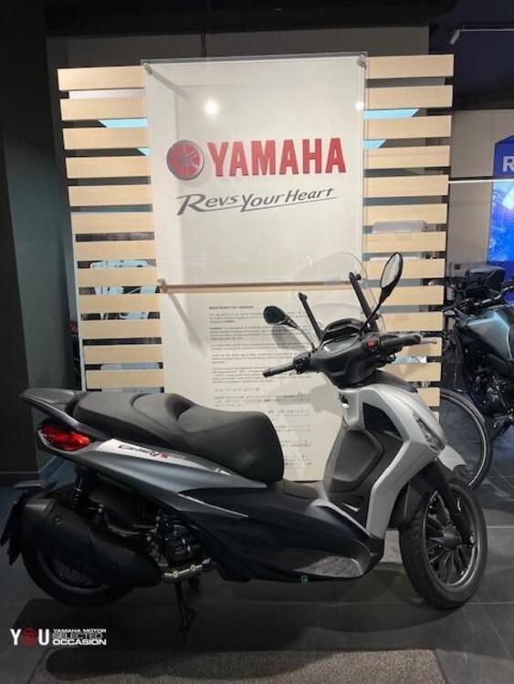 Piaggio Beverly 300 Hpe (2021)