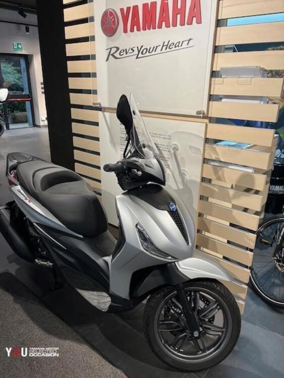 Piaggio Beverly 300 Hpe (2021) (4)