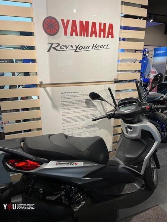 Piaggio Beverly 300 Hpe (2021) (5)