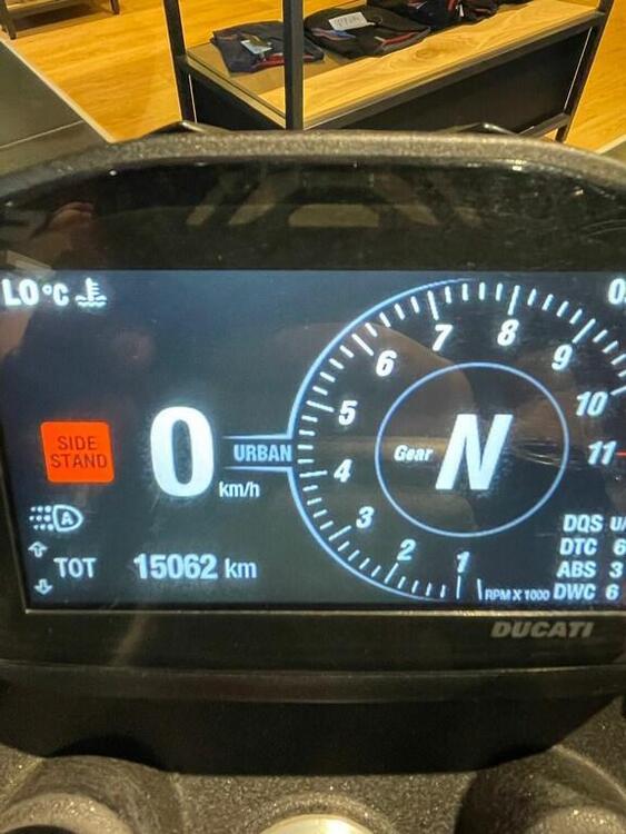 Ducati Hypermotard 950 RVE (2022 - 25) (2)