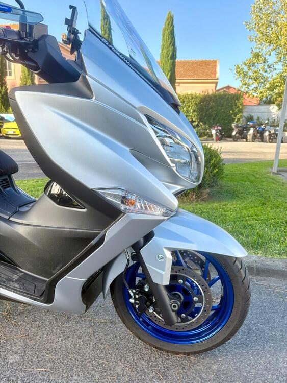 Suzuki Burgman 400 (2022 - 24) (2)