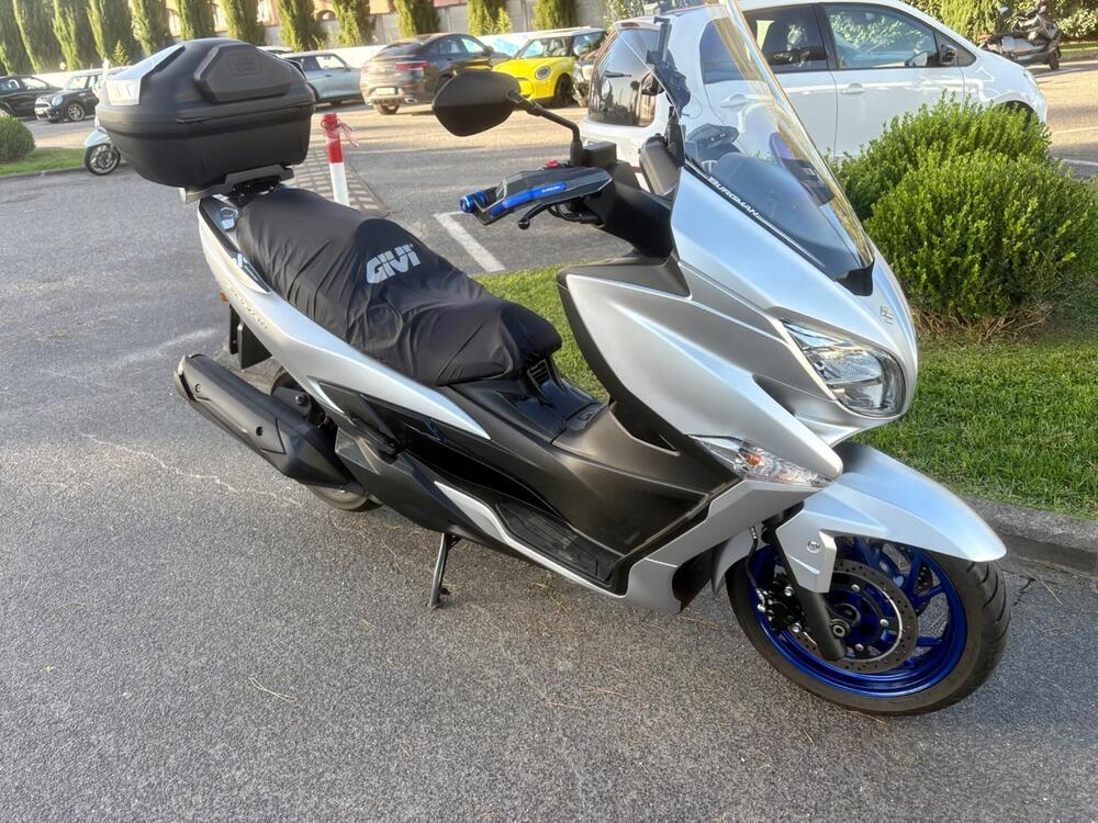 Suzuki Burgman 400 (2022 - 24) (3)