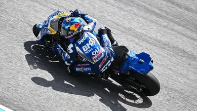 MotoGP 2025. GP della Malesia. Bella vittoria di Alex Marquez, Pecco Bagnaia si ritira per una foratura [RISULTATI]
