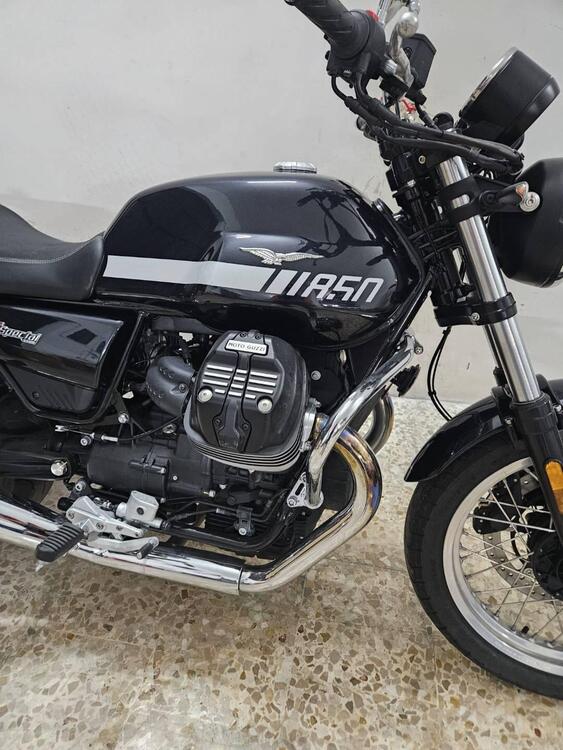 Moto Guzzi V7 850 Stone Special Abs (2021) (4)