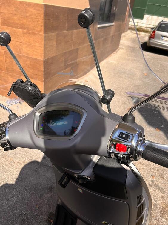 Vespa GTS 300 Super Tech (2023 - 24) (5)