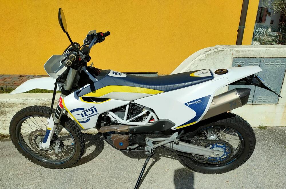 Husqvarna 701 Enduro (2017 - 19) (3)