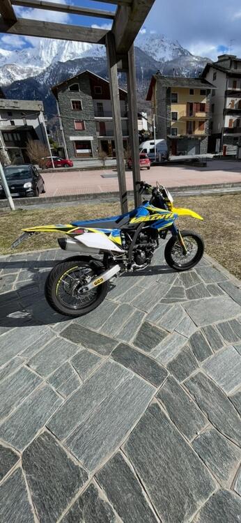 Valenti Racing SM 125 Z (2023 - 25) (4)