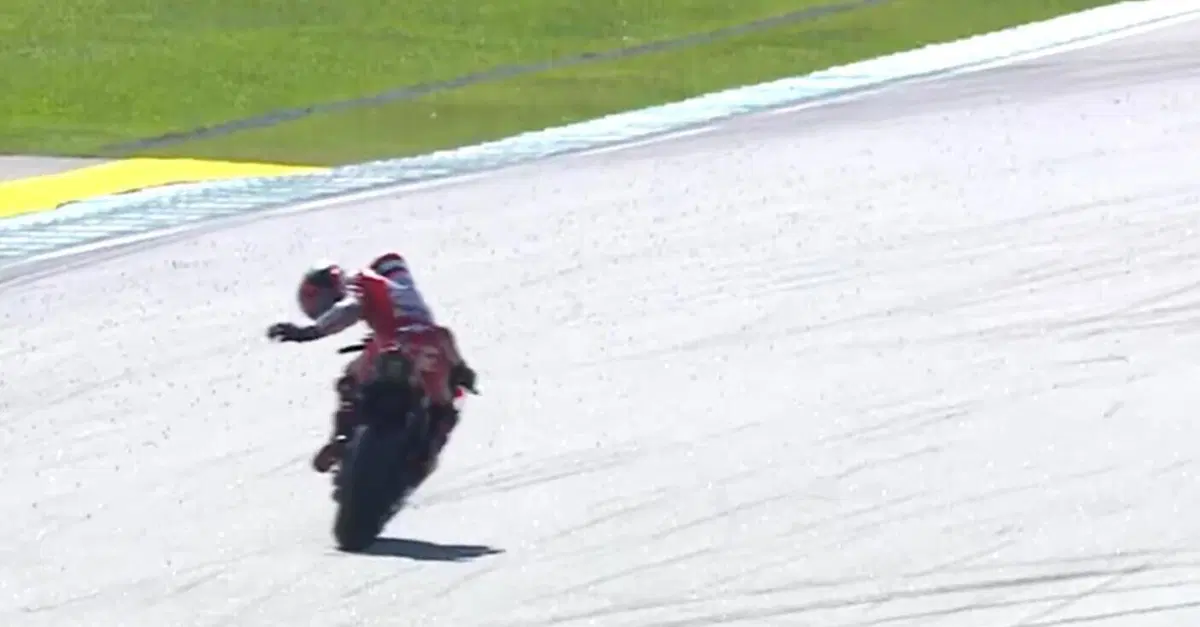 MotoGP 2025. GP della Malesia. Pecco Bagnaia: "Non avrei fatto partire la gara di Moto3. La foratura? Problemi relativi"