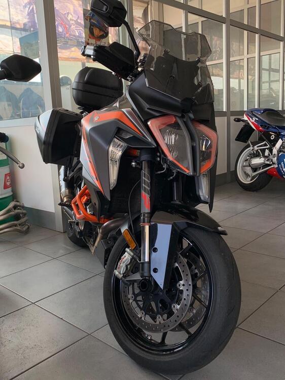 KTM 1290 Super Duke GT (2021)