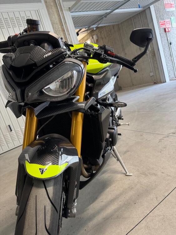 Triumph Street Triple 765 Moto2 Edition (2023 - 24) (3)