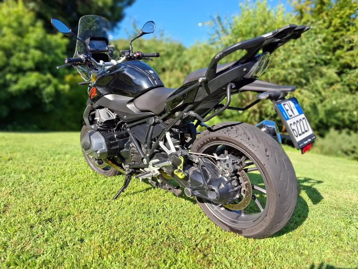 Bmw R 1250 R (2021 - 25) (2)