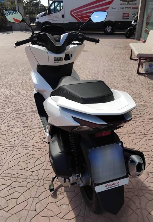 Honda PCX 125 (2025) (4)