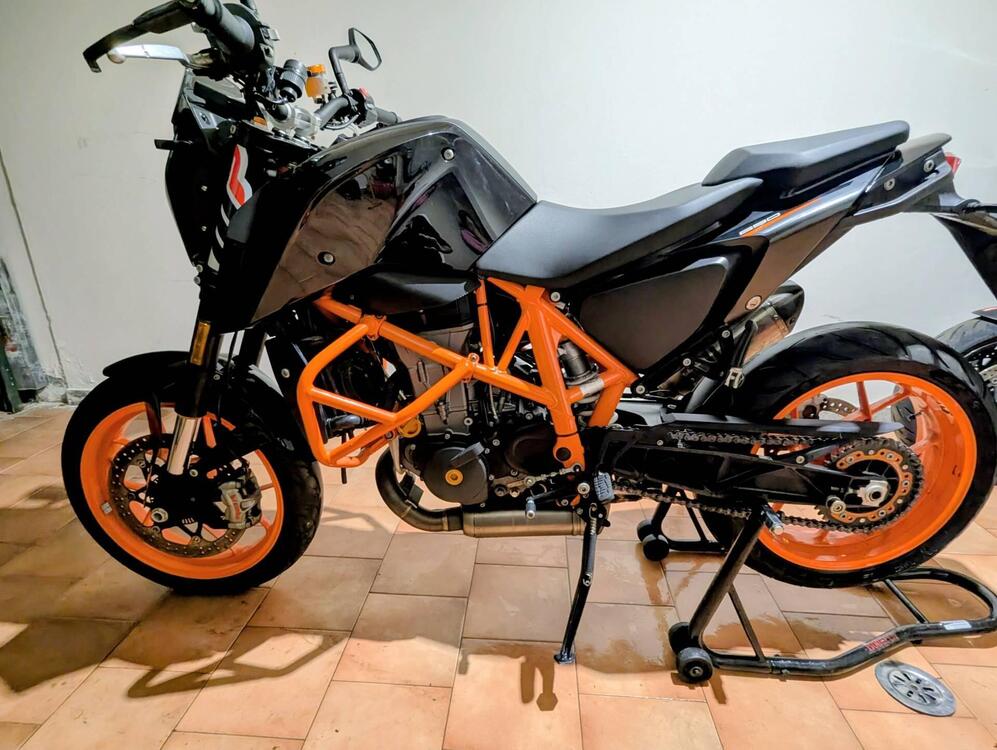 KTM 690 Duke R (2016 -17) (2)
