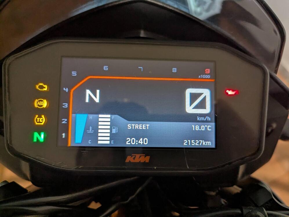 KTM 690 Duke R (2016 -17) (3)