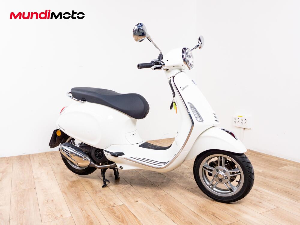 Vespa Primavera 125 RED (2025) (2)