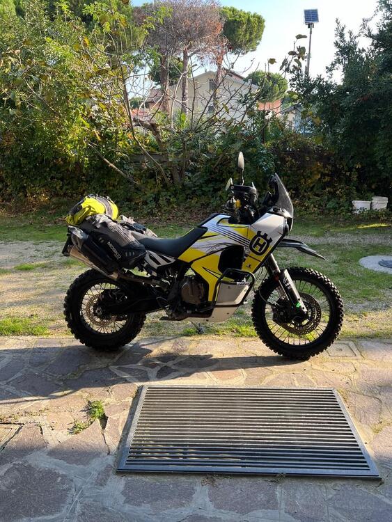 Husqvarna Norden 901 (2022 - 25)