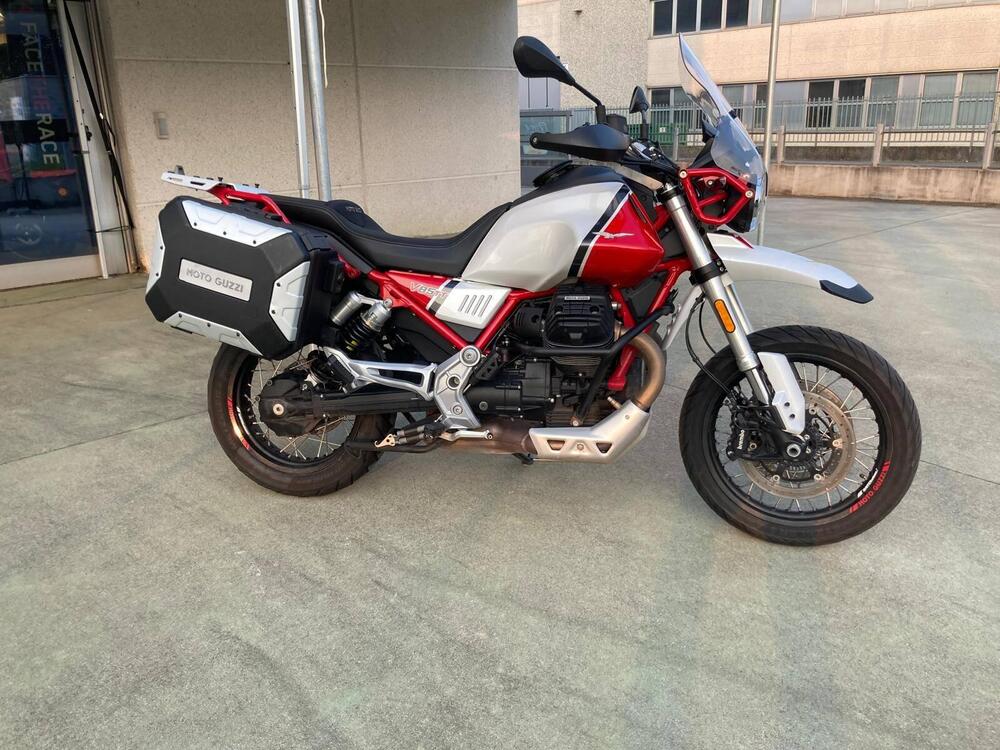 Moto Guzzi V85 TT Evocative Graphics (2021 - 23)