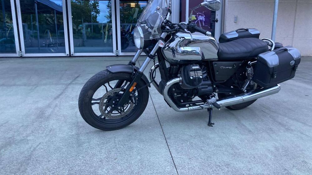 Moto Guzzi V7 III Limited (2018) (4)
