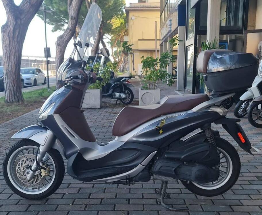Piaggio Beverly 300 i.e. ABS-ASR (2016 - 20) (2)