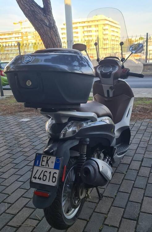 Piaggio Beverly 300 i.e. ABS-ASR (2016 - 20) (4)