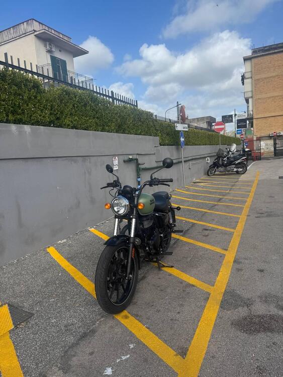 Royal Enfield Meteor 350 Fireball (2021 - 25) (3)