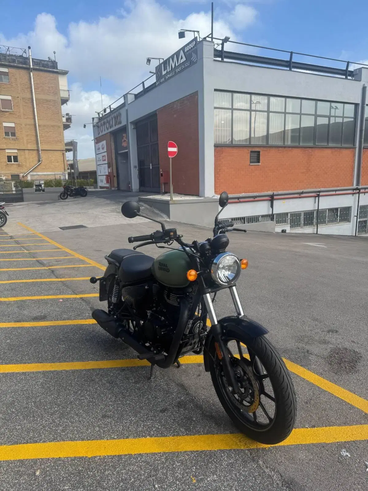 Royal Enfield Meteor 350 (2021 - 26) (4)