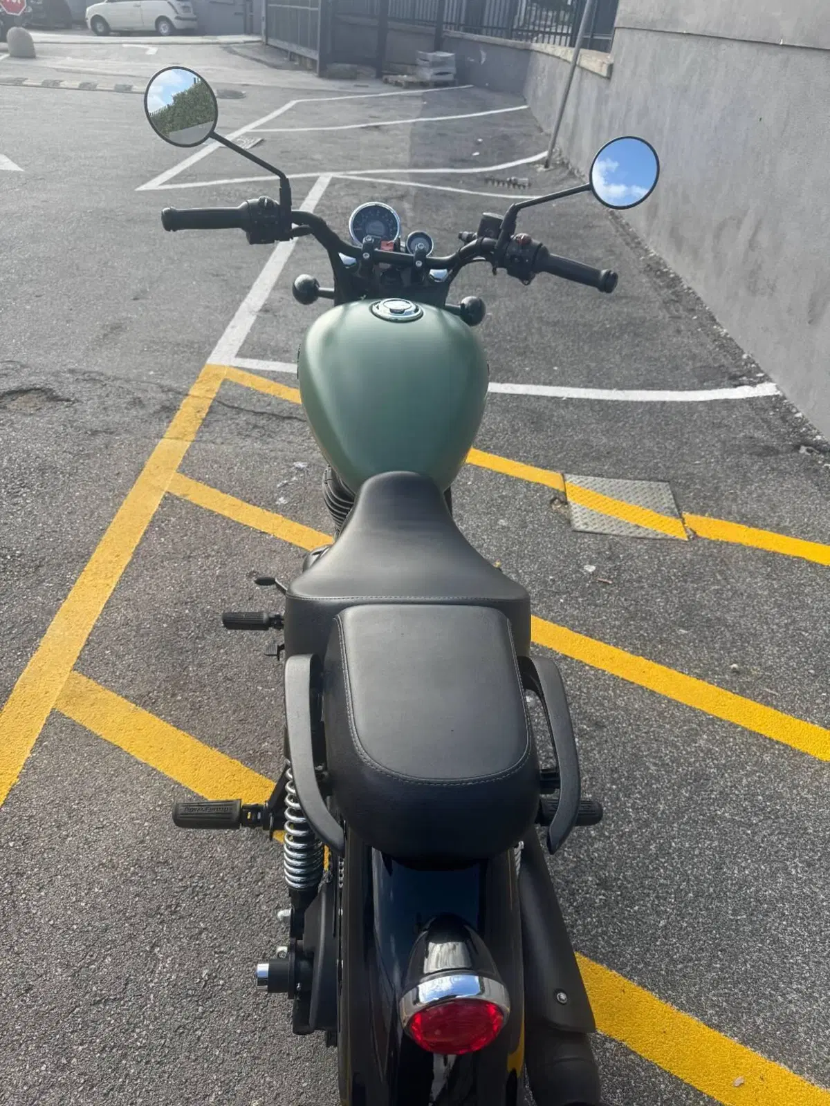 Royal Enfield Meteor 350 (2021 - 26) (7)
