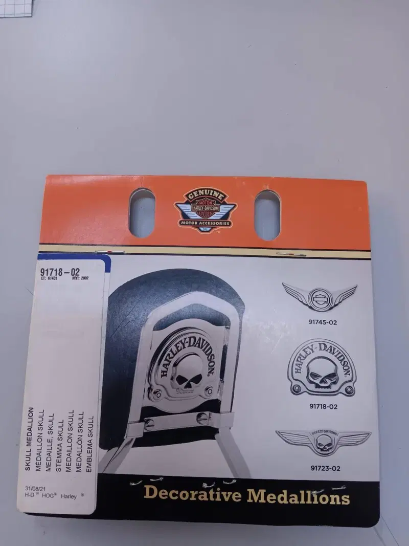 Medaglione cromato Emblema Skull Harley Davidson O Harley-Davidson (2)