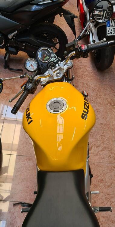 Suzuki SV 650 (1999 - 02) (2)