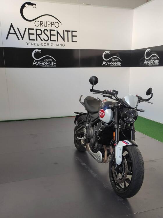Triumph Trident 660 Triple Tribute Edition (2024) (3)