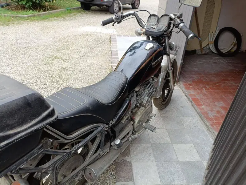 Yamaha 750 SPECIAL (4)