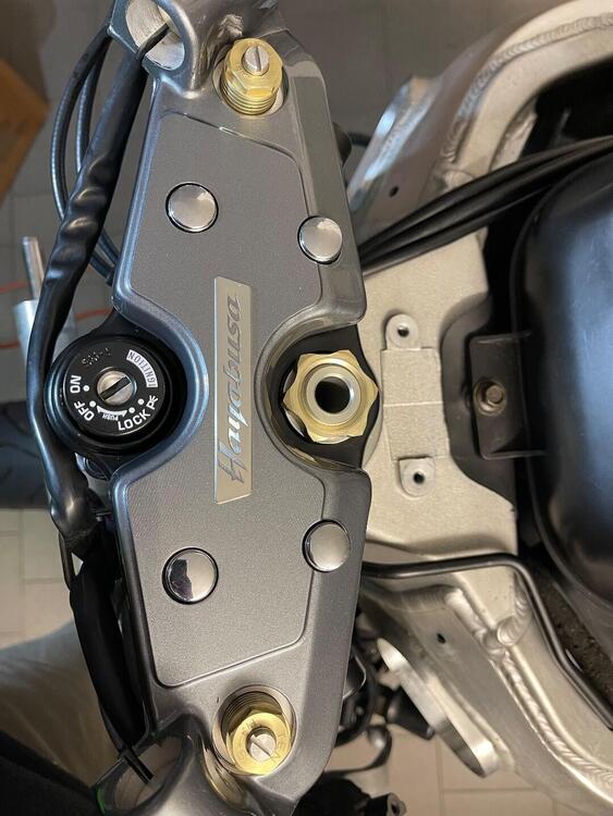 Suzuki GSX 1300 R Hayabusa (2)