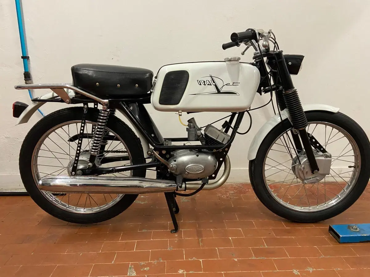 Italjet Moto Mustang  (2)