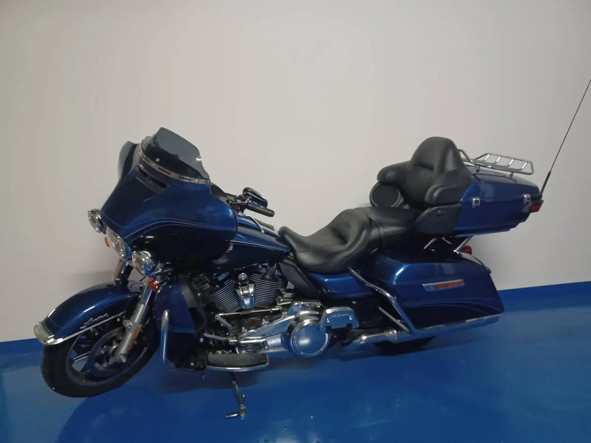 Harley-Davidson 107 Electra Glide Ultra Limited (2017 - 18) - FLHTK (2)
