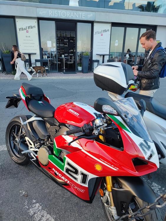 Ducati Panigale V2 Bayliss 1st Championship 20th Anniversary (2021 - 24) (2)