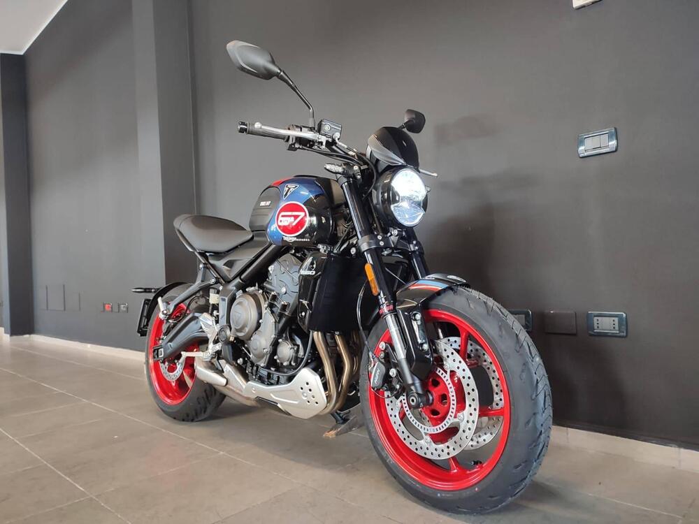 Triumph Trident 660 Triple Tribute Edition (2025) (4)