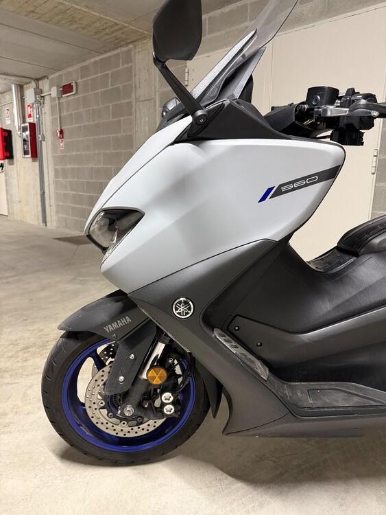 Yamaha T-Max 560 Tech Max (2021) (2)