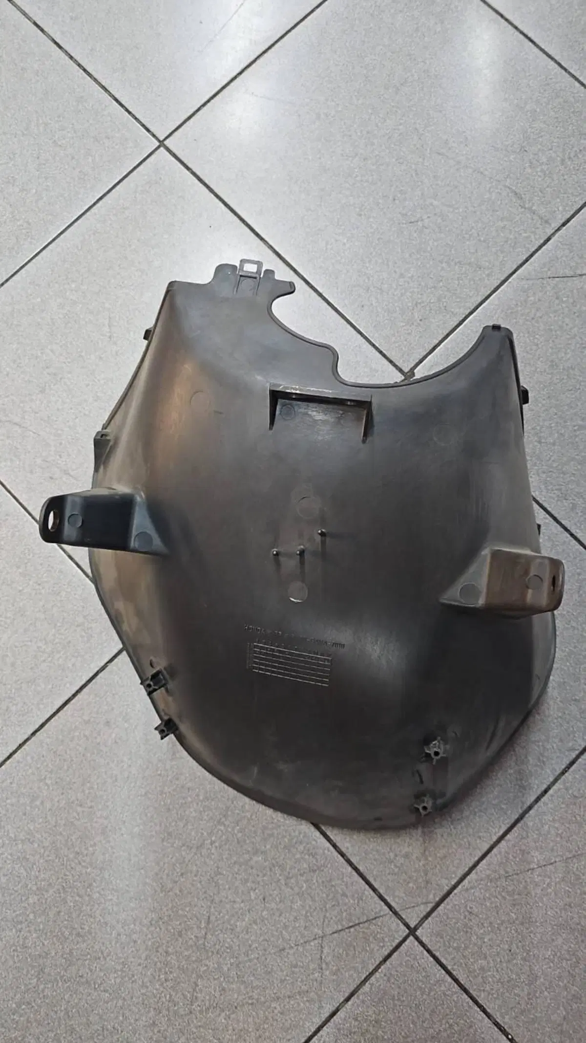61101GAV700ZA Parafango interno BALI Honda (2)