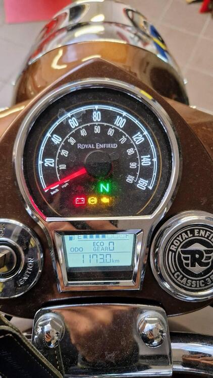 Royal Enfield Classic 350 (2021 - 25) (5)