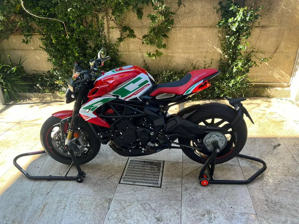 MV Agusta Dragster 800 RC SCS (2022 - 25)