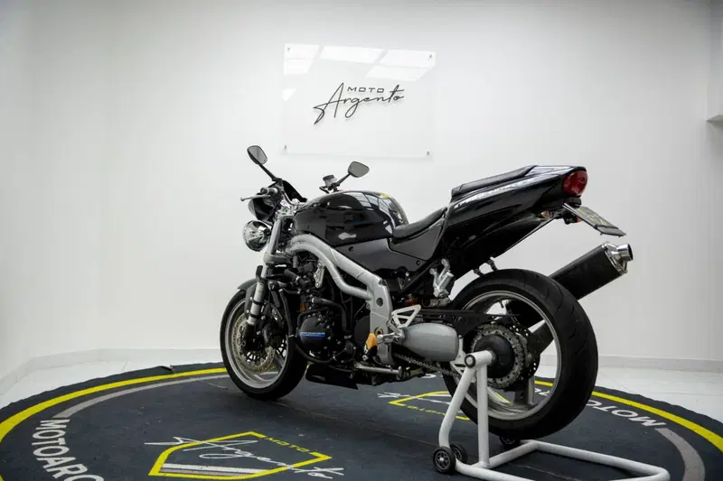 Triumph Speed Triple 955 (2002 - 04) (5)