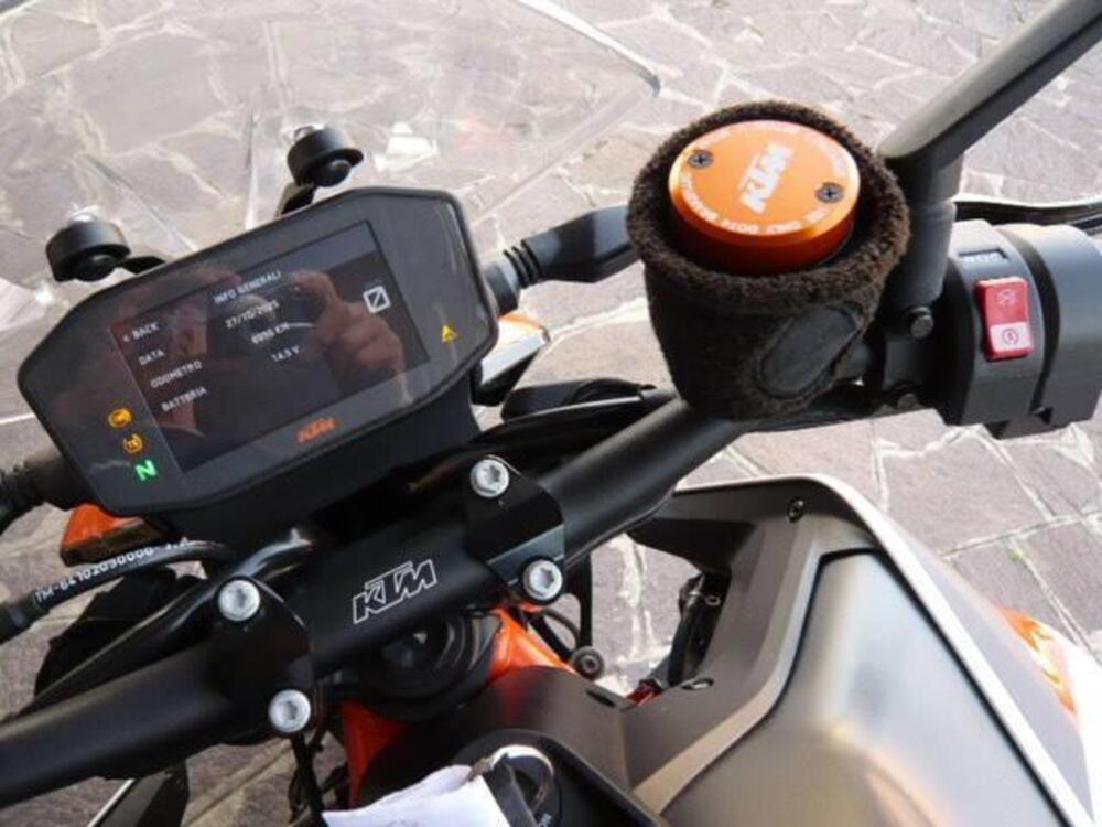 KTM 890 Duke R (2020) (4)