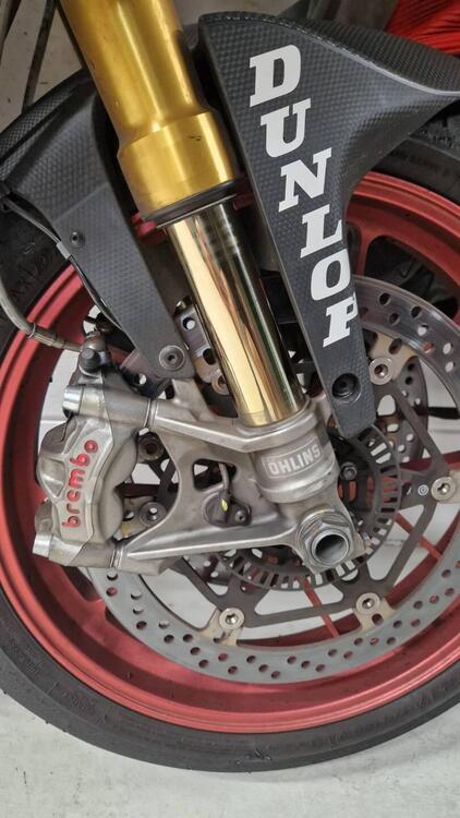 Aprilia RSV4 RF (2017 - 19) (3)